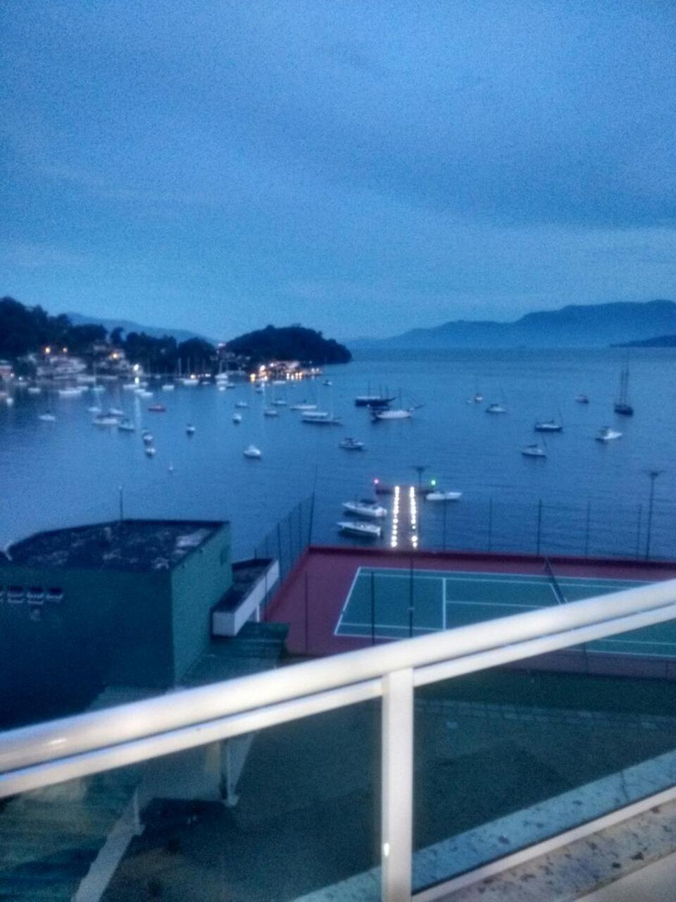 Studio Apartment Sea View 1106 roupa de cama e banho não incluída – disponível para aluguel